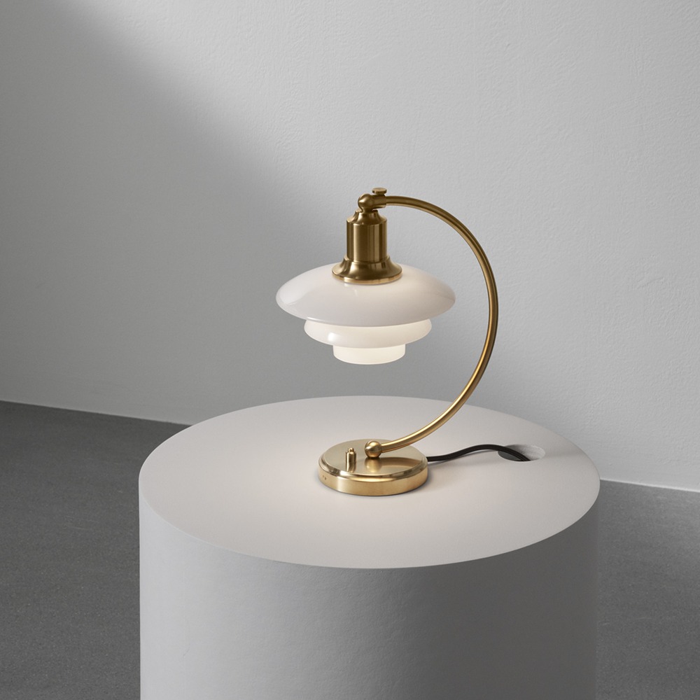 Louis Poulsen PH Luna Table Lamp On.png