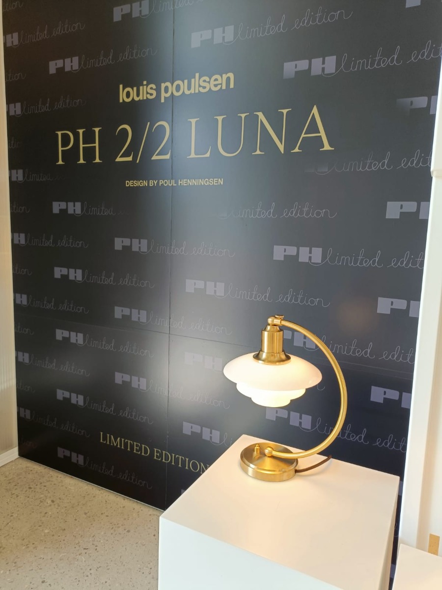 Louis Poulsen PH 2/2 Luna Table Lamp