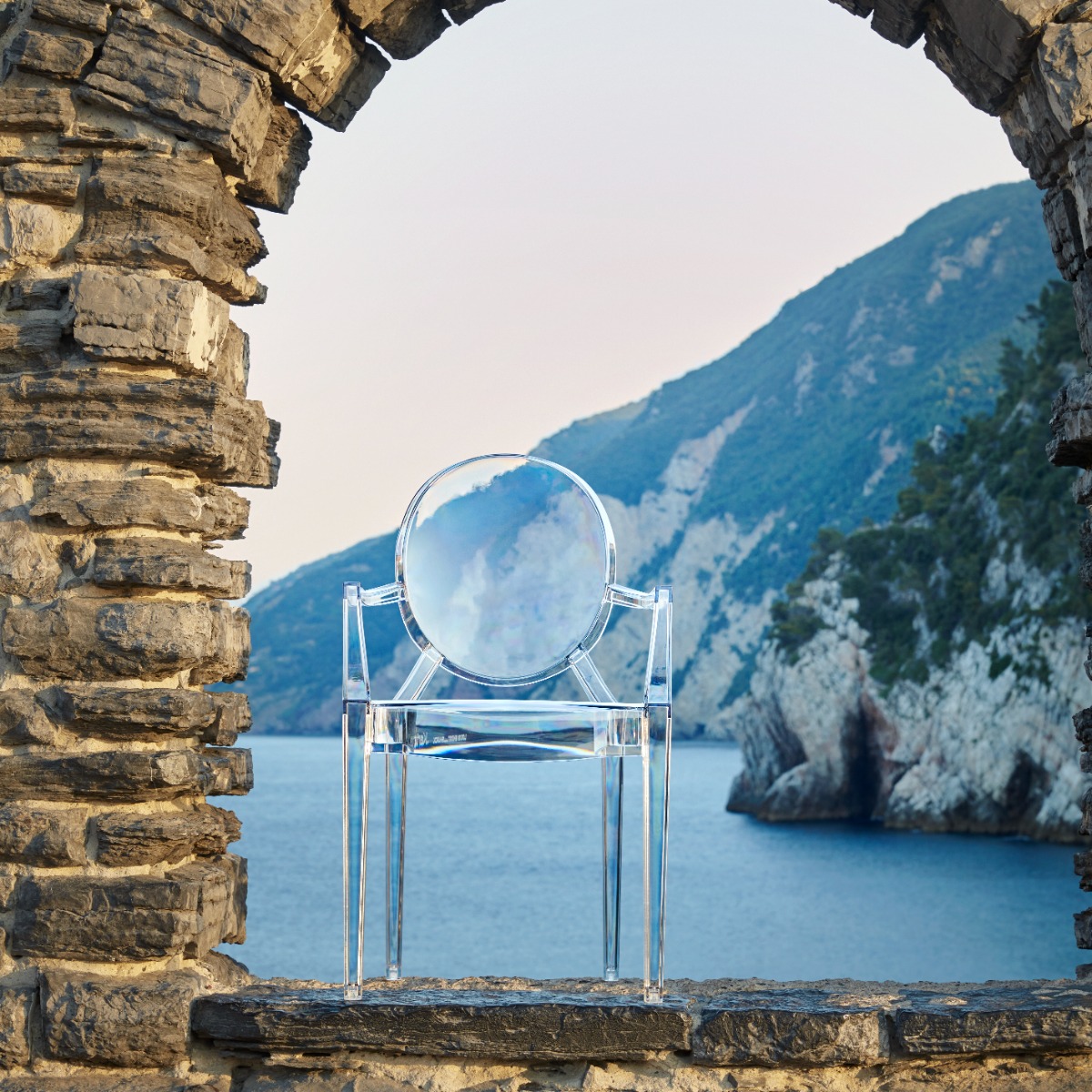 Kartell Louis Ghost Chair Kartell Louis Ghost Chair