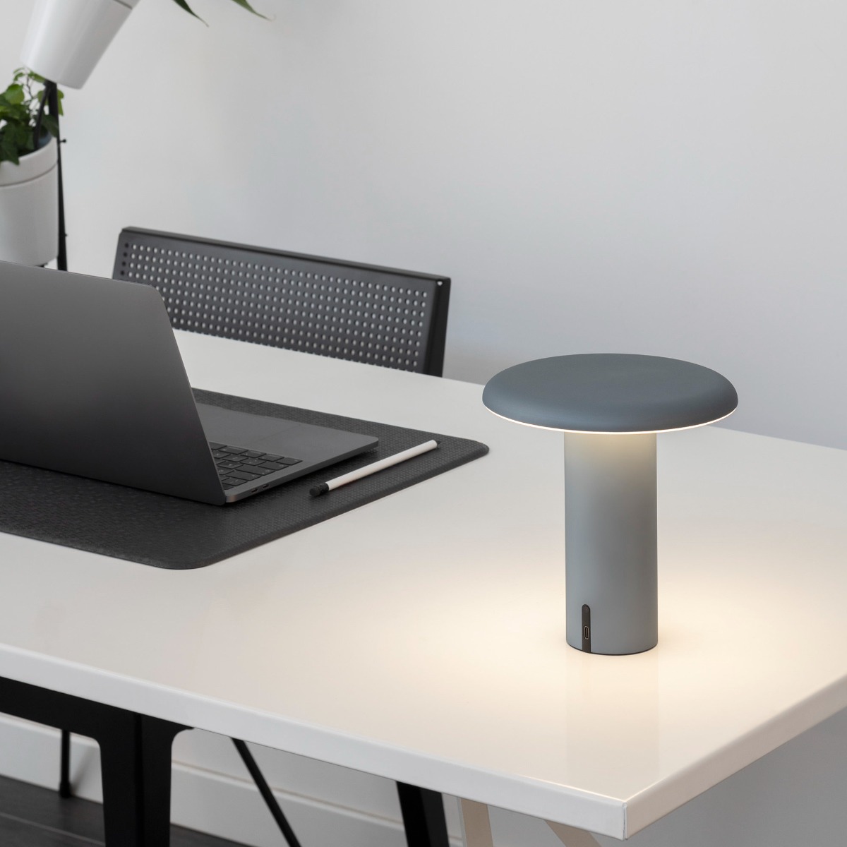 Artemide Takku Portable LED Table Lamp