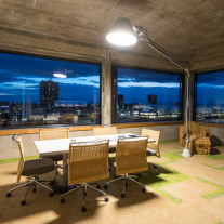 Artemide Tolomeo XXL Indoor/Outdoor in situ