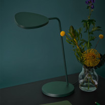 Muuto Leaf Table Lamp in Dark Green