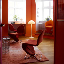 Louis Poulsen Panthella 400 Floor Lamp Lifestyle Lounge