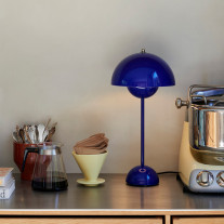 Cobalt &Tradition Flowerpot VP3 Table Lamp