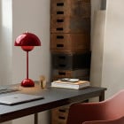 Vermilion Red &Tradition Flowerpot VP3 Table Lamp