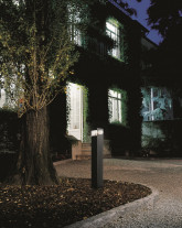 Artemide Tetragono 90 LED Exterior Floor Lamp