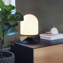 Vinge Table Lamp in Black